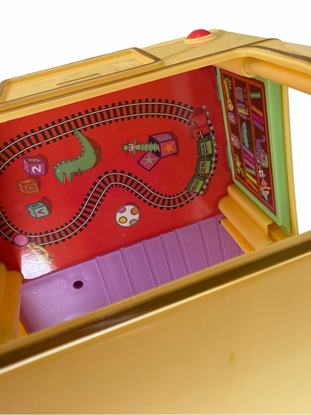 Peppa Pig Yellow & Red Camper Van Playset with Family Figures - Picture 6 of 8